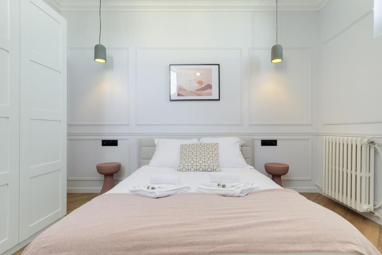 Poetic Stay - Champs Elysees Paris Exterior foto